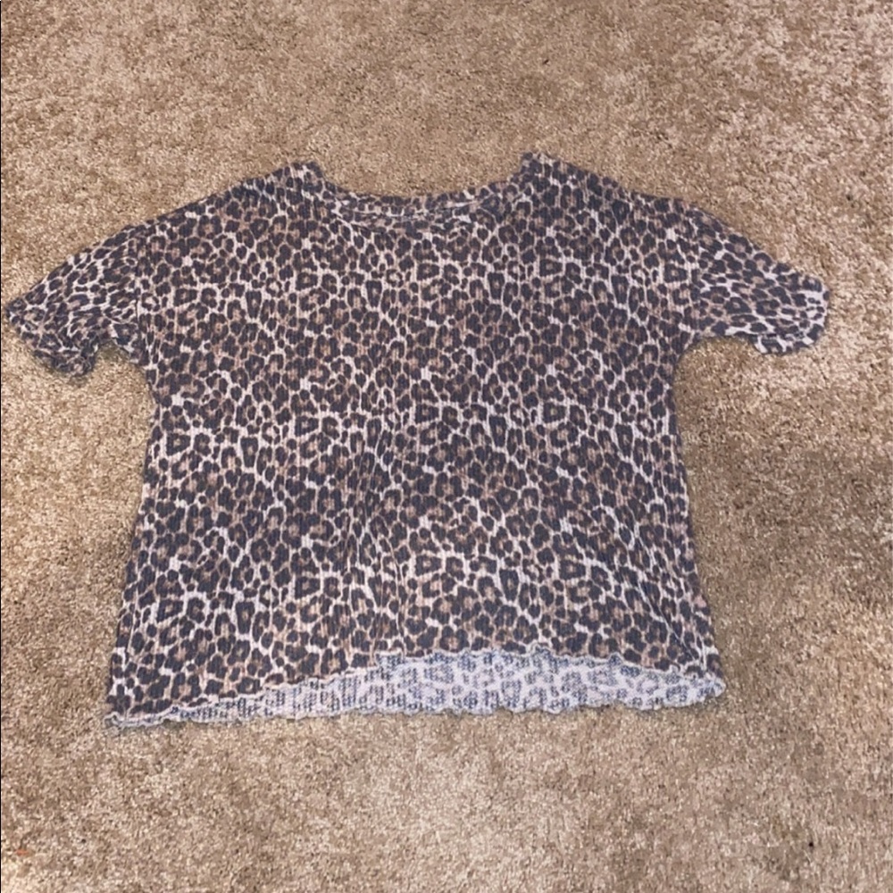 Cheetah t-shirt kind of cropped